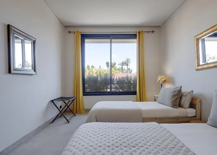 Charming And Stylish In Majorelle Peaceful Stay