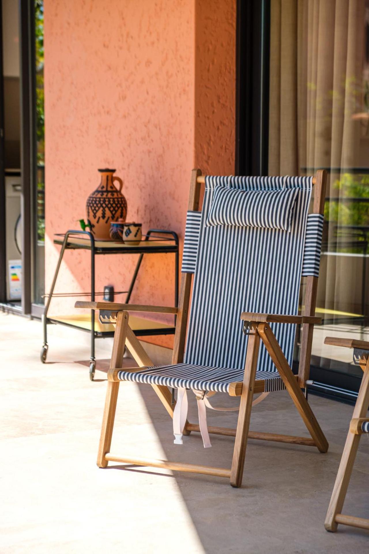Charming And Stylish In Majorelle Peaceful