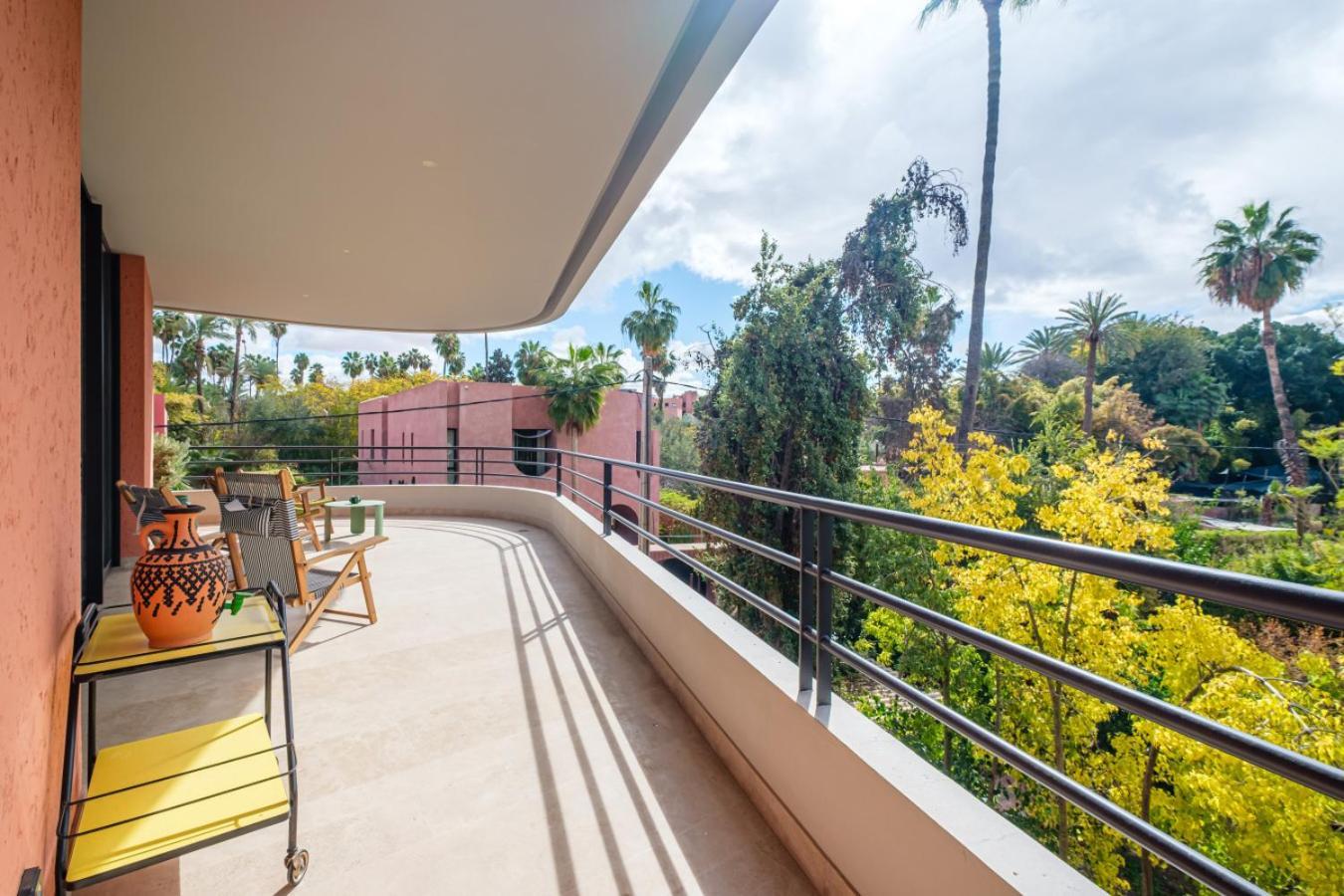 Charming And Stylish In Majorelle Peaceful *